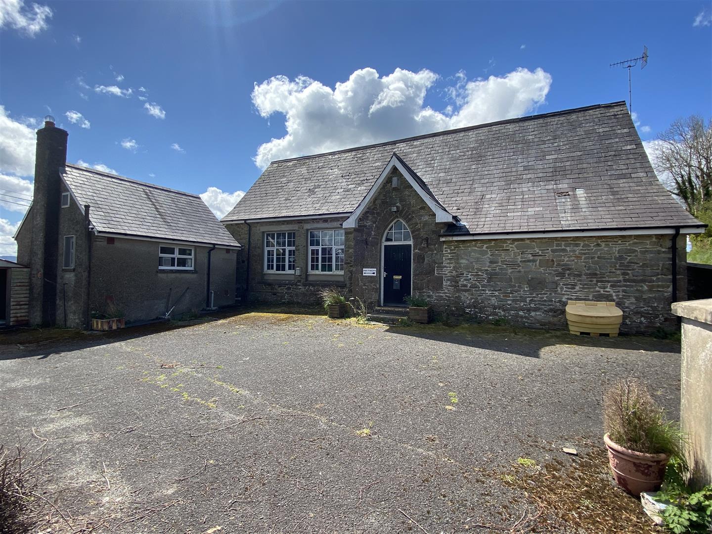 House Llanwenog, Llanybydder